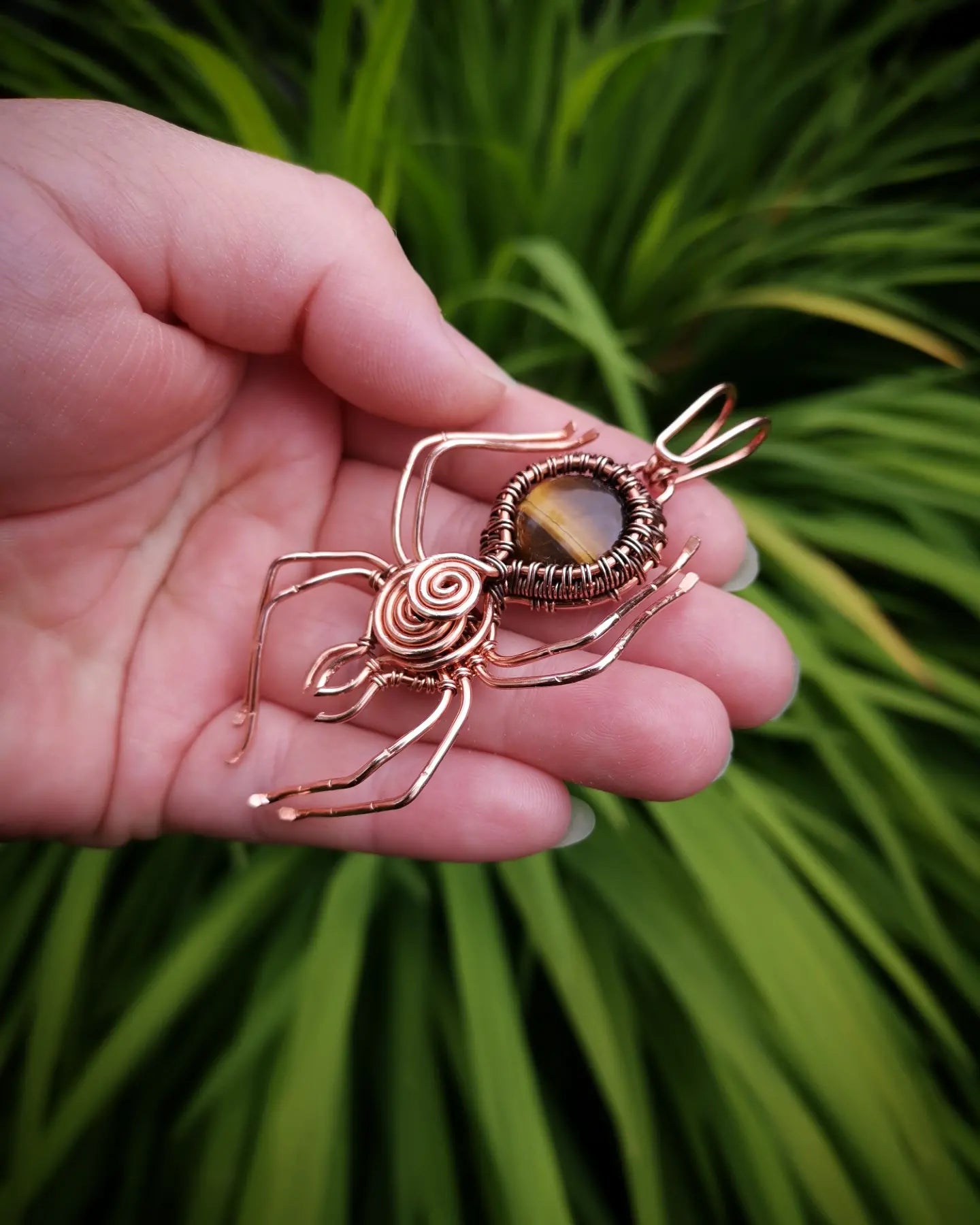 TIGER EYE SPIDER KINETIC PENDANT - Available image 1